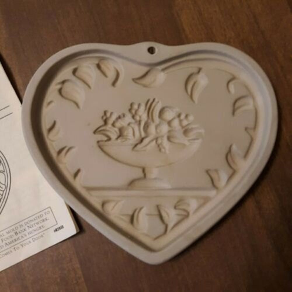 Pampered Chef Come To The Table Heart Cookie Mold Pre-Owned 1999 Paperwork